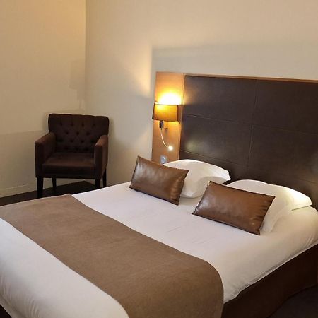 קסטלנודארי Hotel Restaurant Du Centre Et Du Lauragais מראה חיצוני תמונה